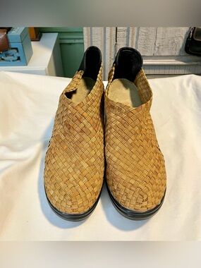 Bernie Mev Chesca Heeled Shoes - Womens Sz 9 (40) - British tab color - Comfort